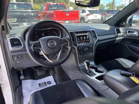 Used 2018 Jeep Grand Cherokee Altitude RWD image 30