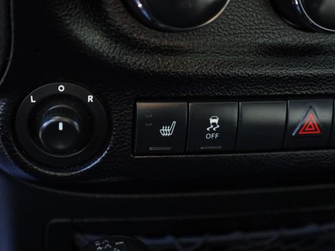 Used 2013 Jeep Wrangler Unlimited Sahara w/ Dual Top Group image 13