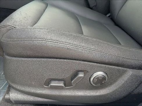 Certified 2026 Genesis GV70 2.5T Select AWD/4WD image 14