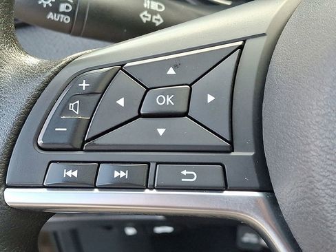 Used 2019 Nissan Rogue Sport SV image 21