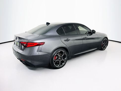 Used 2022 Alfa Romeo Giulia Veloce RWD image 9