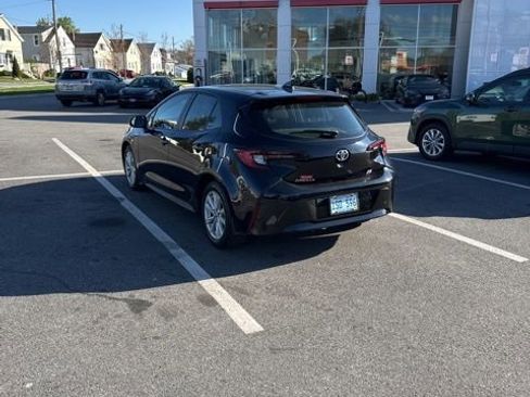 Used 2024 Toyota Corolla SE FWD image 3