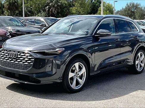 New 2025 Audi Q5 Prestige image 9