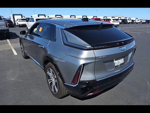 Used 2025 Cadillac Lyriq Luxury RWD image 5