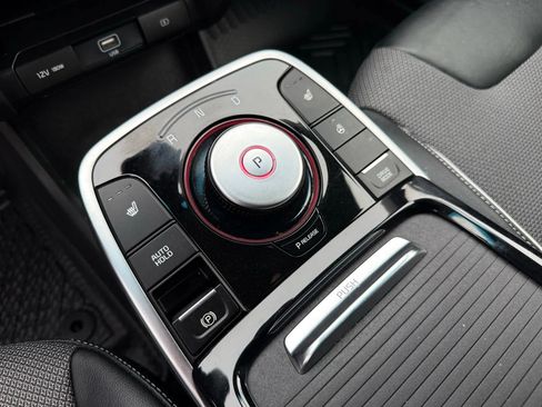 Used 2022 Kia Niro EX w/ Cold Weather Package image 28