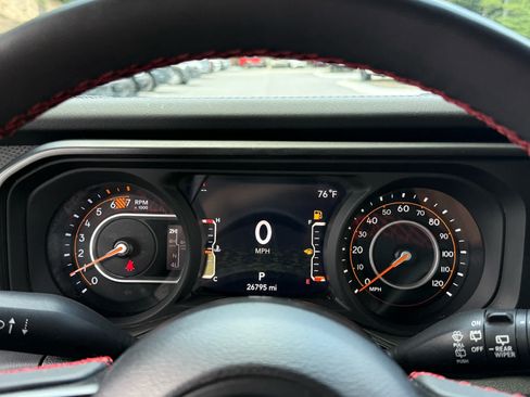 Used 2024 Jeep Wrangler Unlimited Rubicon AWD/4WD image 15