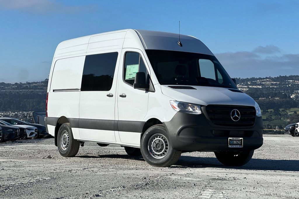 Used 2025 Mercedes-Benz Sprinter 2500 image 2