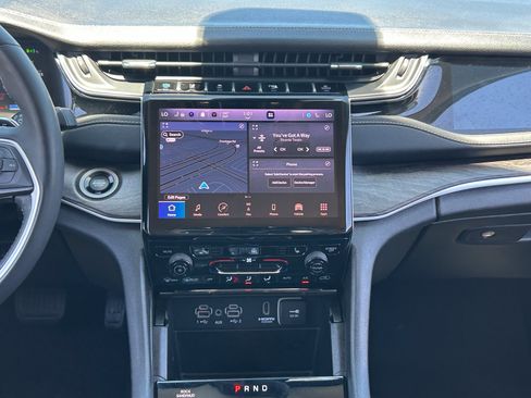 Used 2024 Jeep Grand Cherokee Limited 4xe AWD/4WD image 18