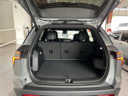 New 2026 Chevrolet Equinox RS FWD image 8