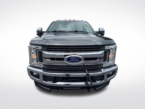 Used 2018 Ford F250 XLT w/ XLT Premium Package AWD/4WD image 9
