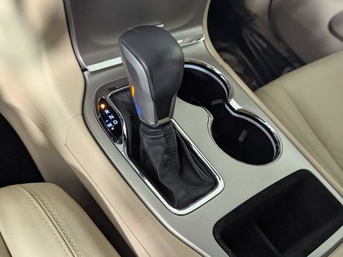 Used 2019 Jeep Grand Cherokee Limited RWD image 19