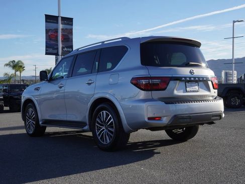 Used 2024 Nissan Armada SL w/ Captain's Chairs Package image 6
