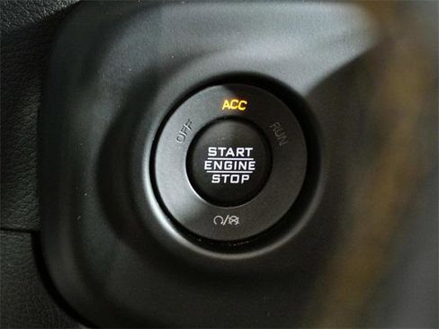 Used 2021 Jeep Wrangler Unlimited Sahara image 24