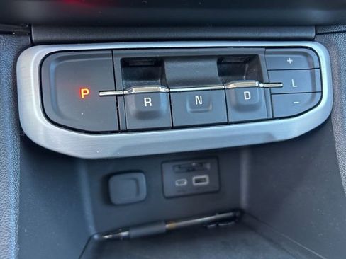 Used 2023 GMC Acadia SLT image 8