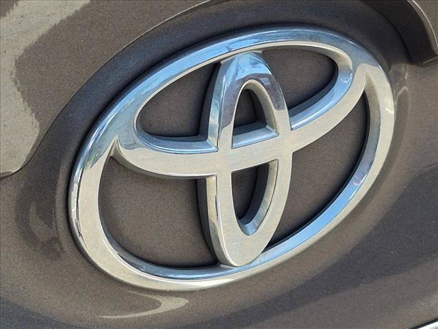 Used 2017 Toyota Camry SE FWD image 14