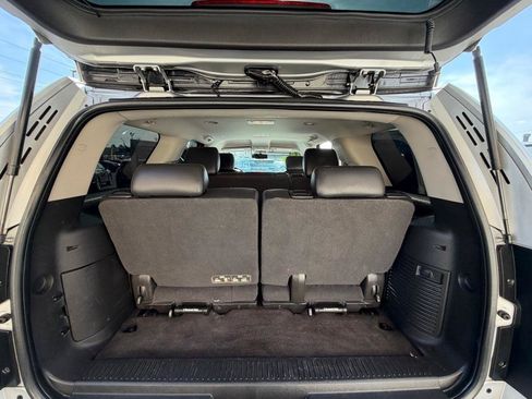 Used 2014 Chevrolet Tahoe LT RWD image 16