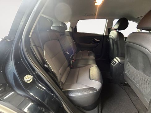 Used 2022 Kia Niro EX w/ Cold Weather Package image 11