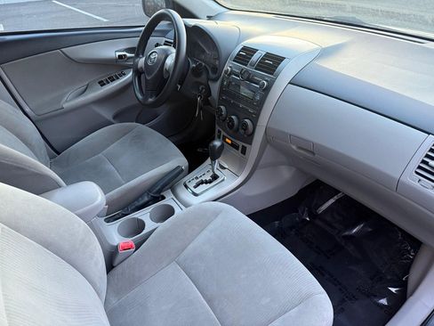 Used 2011 Toyota Corolla LE FWD image 11