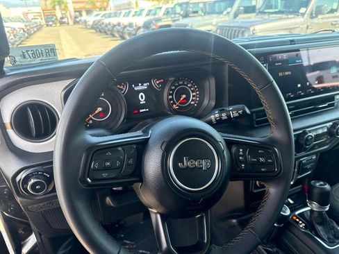 Used 2025 Jeep Wrangler Unlimited Sport AWD/4WD image 19