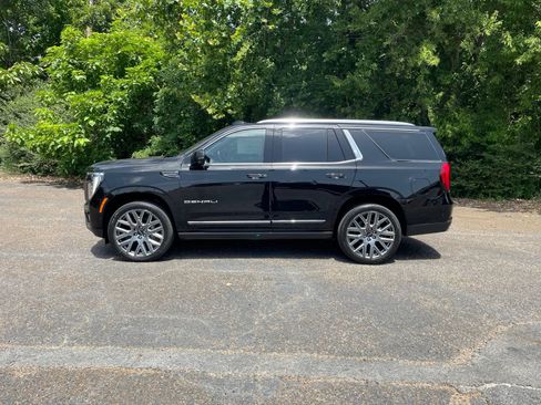 New 2026 GMC Yukon Denali Ultimate AWD/4WD image 2