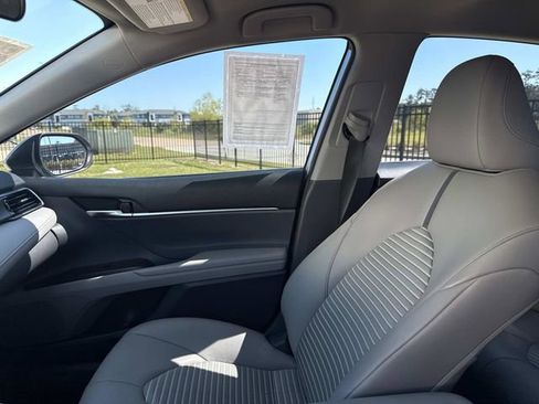 Used 2021 Toyota Camry SE FWD image 22
