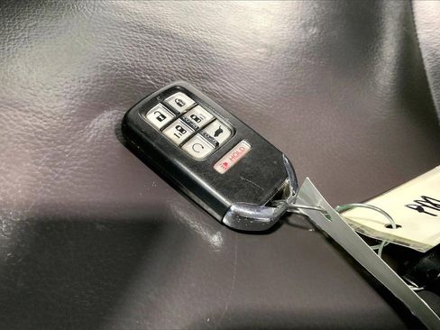 Used 2018 Honda Odyssey EX-L image 18