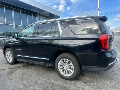 Used 2023 GMC Yukon SLT w/ SLT Luxury Package image 10