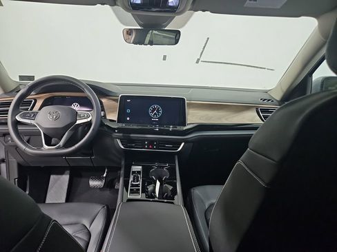 New 2026 Volkswagen Atlas SE image 12