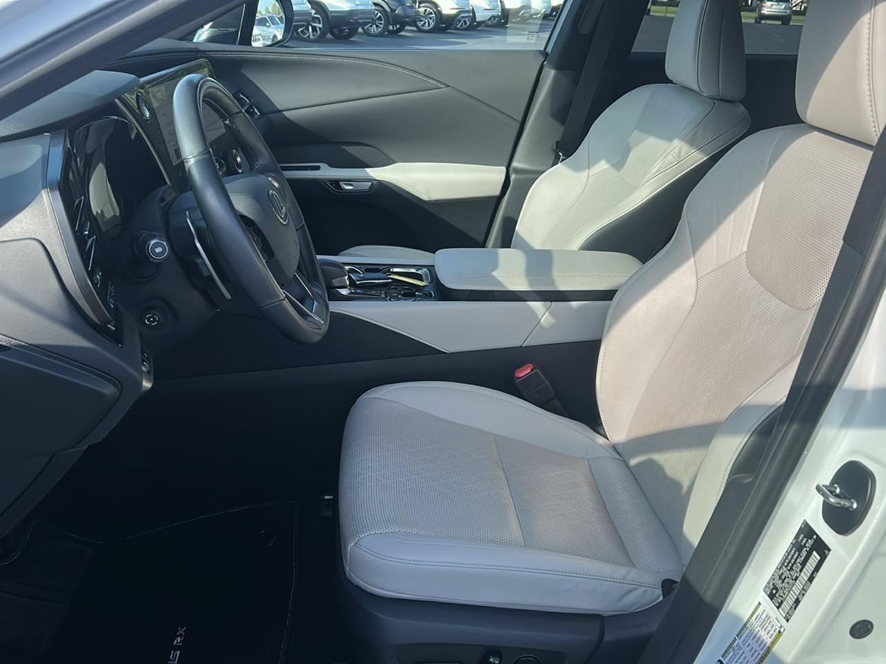 Used 2024 Lexus RX 350 Premium Plus w/ Convenience Package FWD image 11