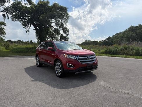 Used 2018 Ford Edge Titanium w/ Equipment Group 302A FWD image 7