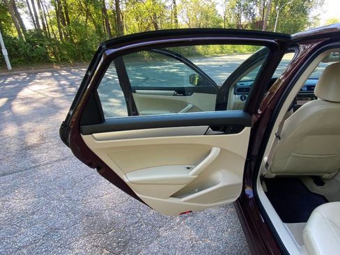 Used 2013 Volkswagen Passat 2.5 SE FWD image 39