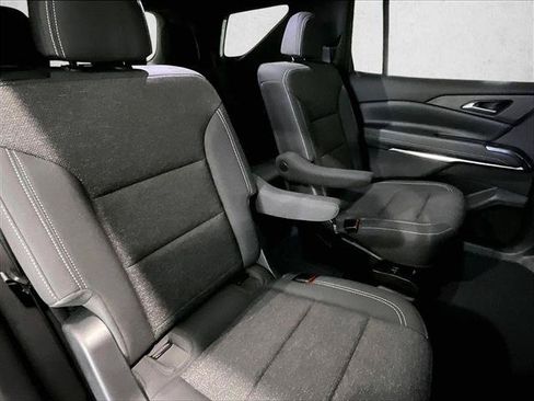 Used 2025 Chevrolet Traverse LT FWD image 29
