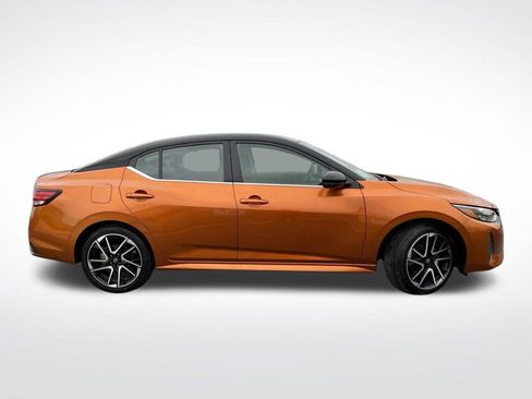 New 2025 Nissan Sentra SR w/ Lighting Package image 2