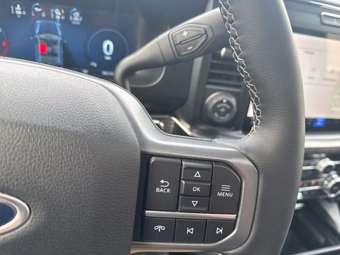 Used 2025 Ford F350 Lariat w/ Lariat Ultimate Package AWD/4WD image 19