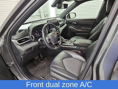 Used 2024 Toyota Highlander XSE FWD image 10