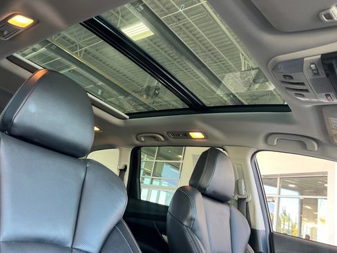 Used 2022 Subaru Ascent Limited w/ Technology Package image 15