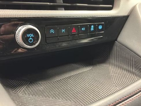 Used 2025 Ford Explorer Active w/ Active Comfort Package AWD/4WD image 26