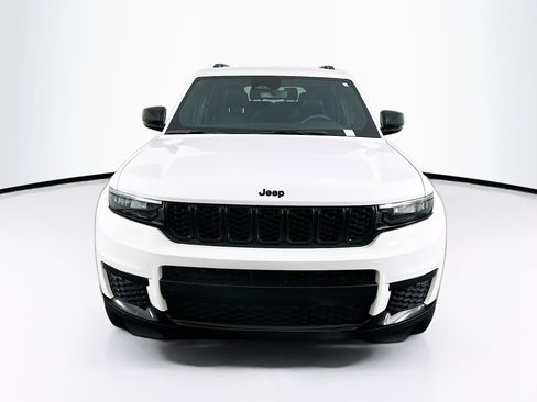 Used 2023 Jeep Grand Cherokee L Laredo AWD/4WD image 2