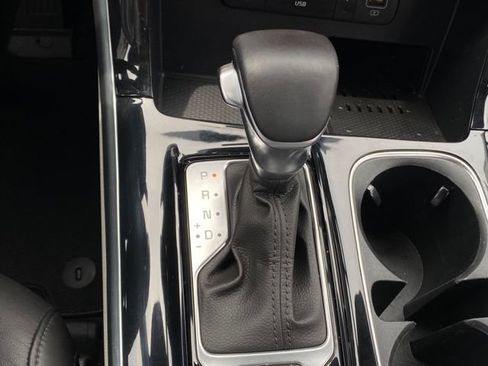 Used 2023 Kia Carnival SX FWD image 19