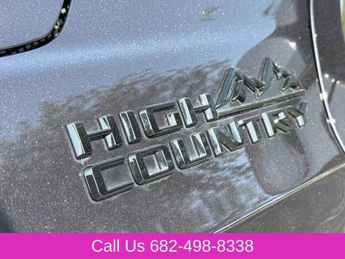Used 2022 Chevrolet Suburban High Country AWD/4WD image 6