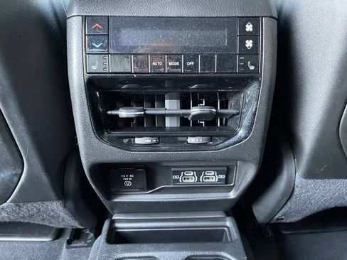 Used 2023 Jeep Grand Cherokee L Limited AWD/4WD image 26