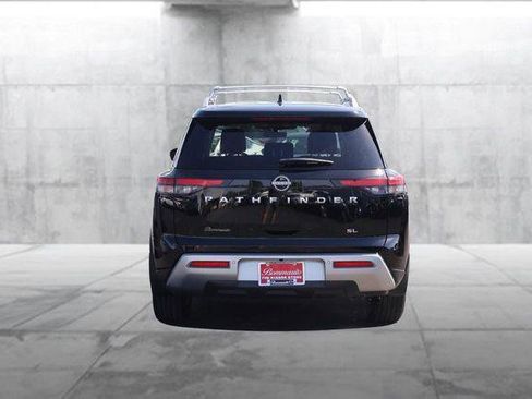 Used 2025 Nissan Pathfinder SL image 6