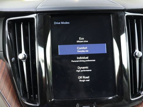 Used 2019 Volvo XC60 T6 Inscription w/ Protection Package Premier AWD/4WD image 16