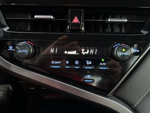 Used 2024 Toyota Camry SE image 22