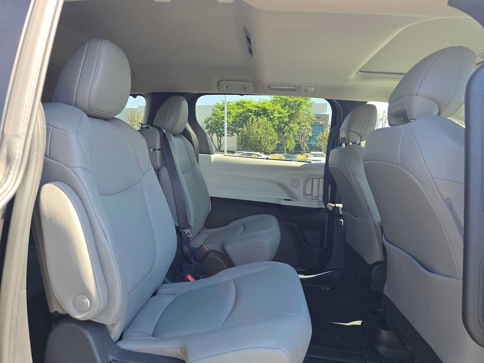 Certified 2026 Toyota Sienna XLE FWD image 12
