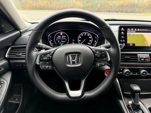 Used 2018 Honda Accord Touring image 23
