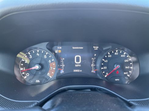 Used 2025 Jeep Compass Trailhawk AWD/4WD image 29