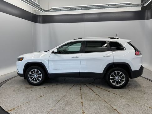 Used 2019 Jeep Cherokee Latitude Plus w/ Cold Weather Group AWD/4WD image 4