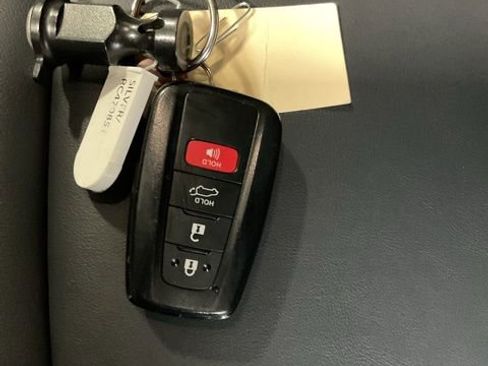 Used 2024 Toyota RAV4 XLE Premium image 23