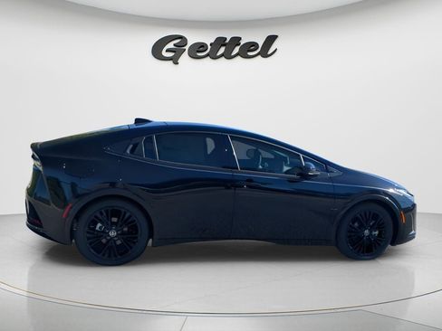 New 2026 Toyota Prius Plug-In Hybrid FWD image 9